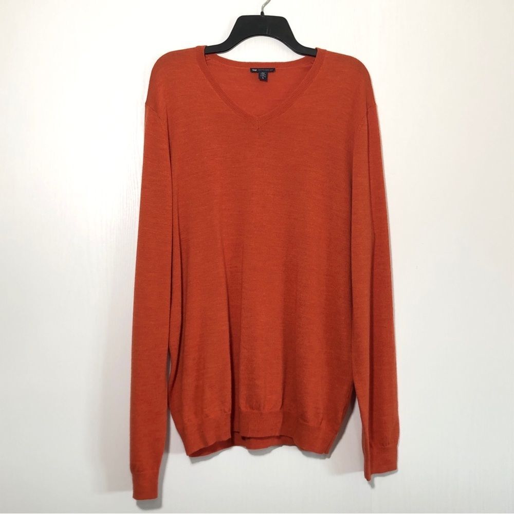 Gap Sweater Mens Size XL Orange V Neck Extra Fine Merino Wool Lightweight